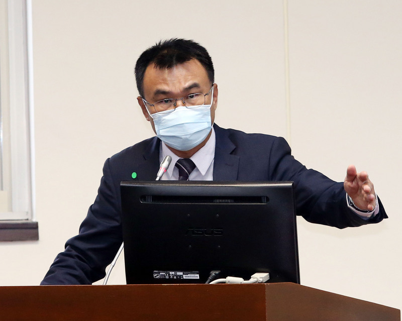 農委會6日表示，已先將2家養殖場石斑魚業者取消輸銷中國的資格，並由屏東縣府採樣送驗，等結果出來，會有進一步的因應。(圖：中央社)