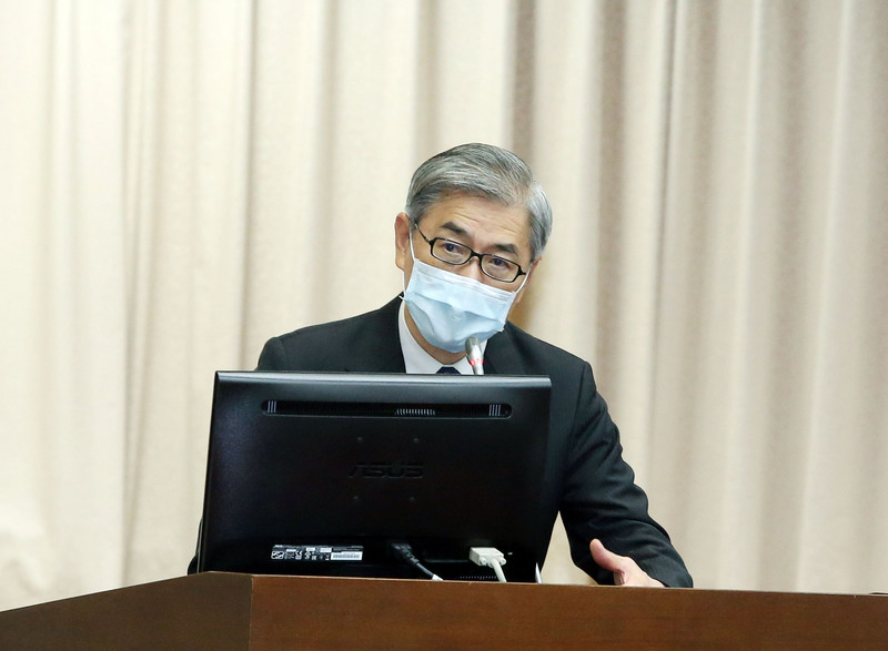 金管會主委黃天牧23日在立法院財政委員會備詢時指出，「純網保」的營業模式必須和傳統保險公司區隔，如此才有開放價值， (圖：中央社)