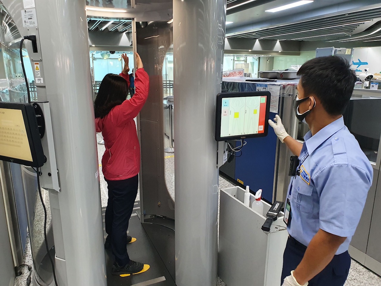 桃園機場導入人體掃描儀等先進安檢設施。(交通部提供)