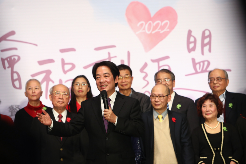 副總統賴清德29日晚間出席「台灣社會福利總盟聯合感恩餐會」，致詞時邀請各社福團體與政府攜手合作，用愛心將台灣打造成幸福國度。(圖：中央社)