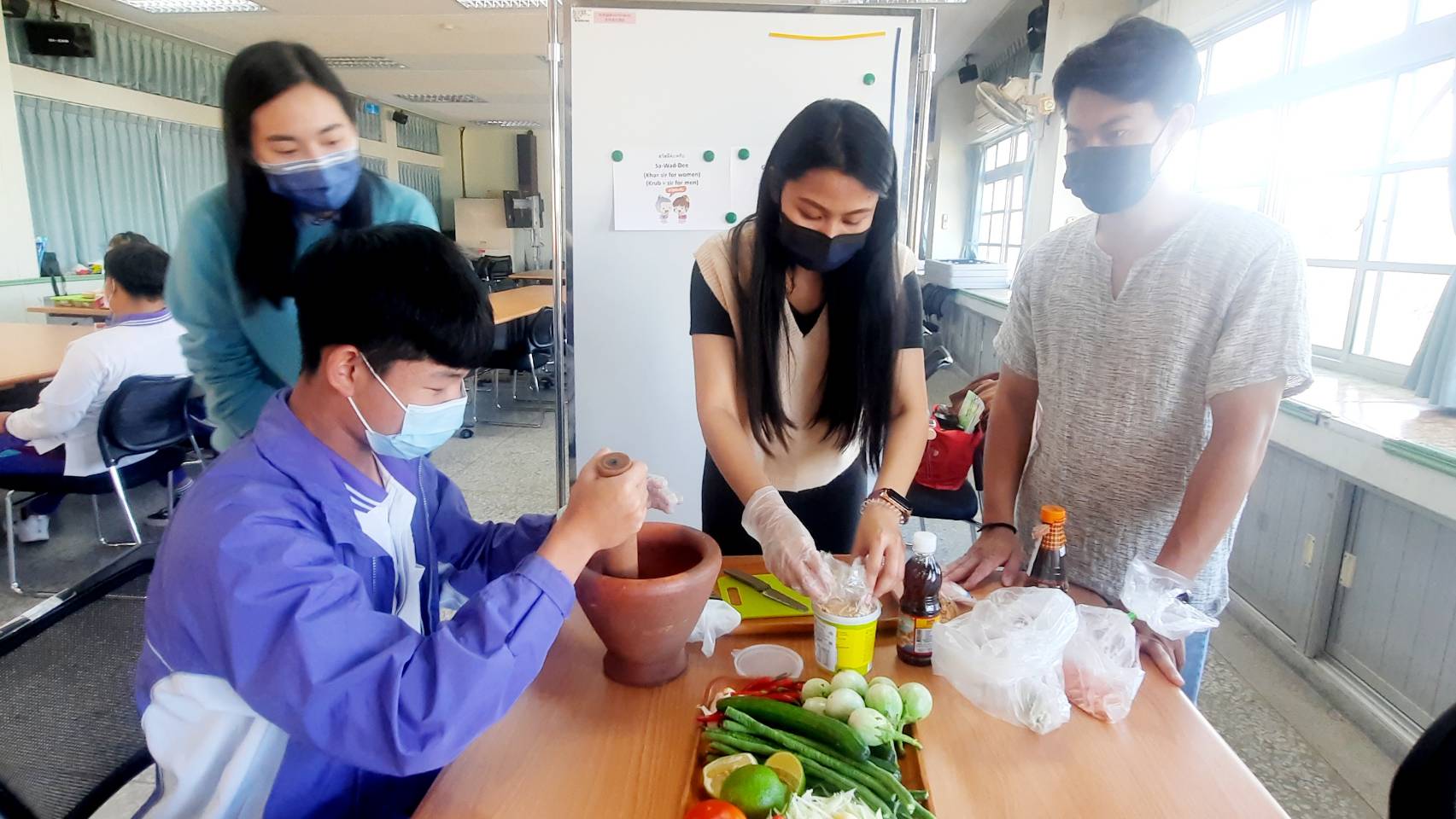 二林工商舉辦「搭起外婆橋」多元學習活動。(明道大學提供)