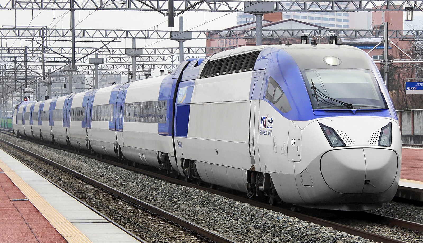 南韓高鐵列車「KTX-山川」。（資料照片／維基百科）