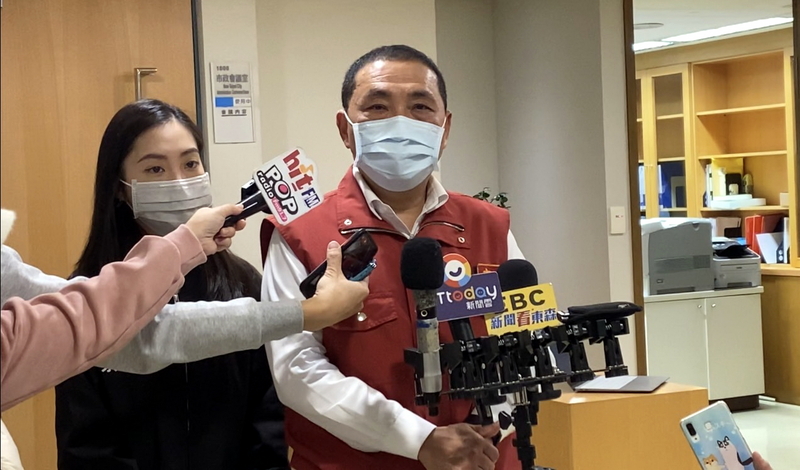 新北市長侯友宜（右）。 (圖：中央社檔案照片)