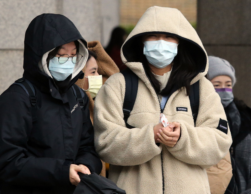 中央氣象局13日擴大低溫特報範圍，受強烈大陸冷氣團影響，慎防攝氏10度以下低溫。(資料照片／中央社)