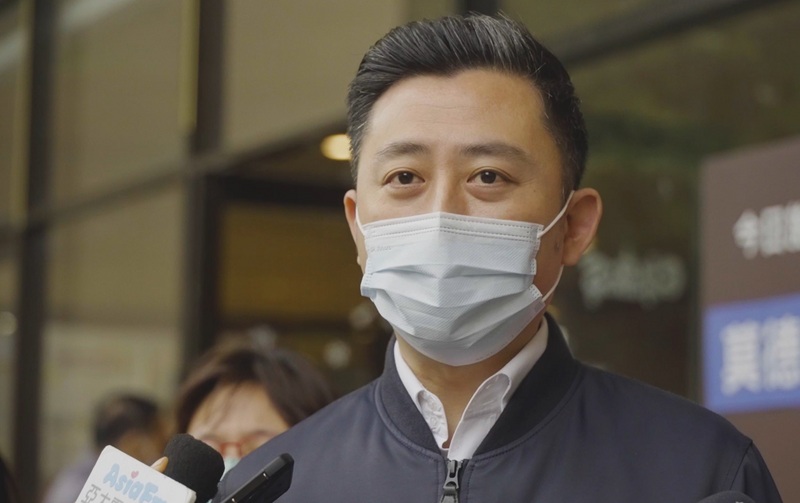 新竹市今日發布新聞稿指出，新竹市今天增加4名確診個案，為一家四口確診。圖為新竹市長林智堅 (圖：中央社)