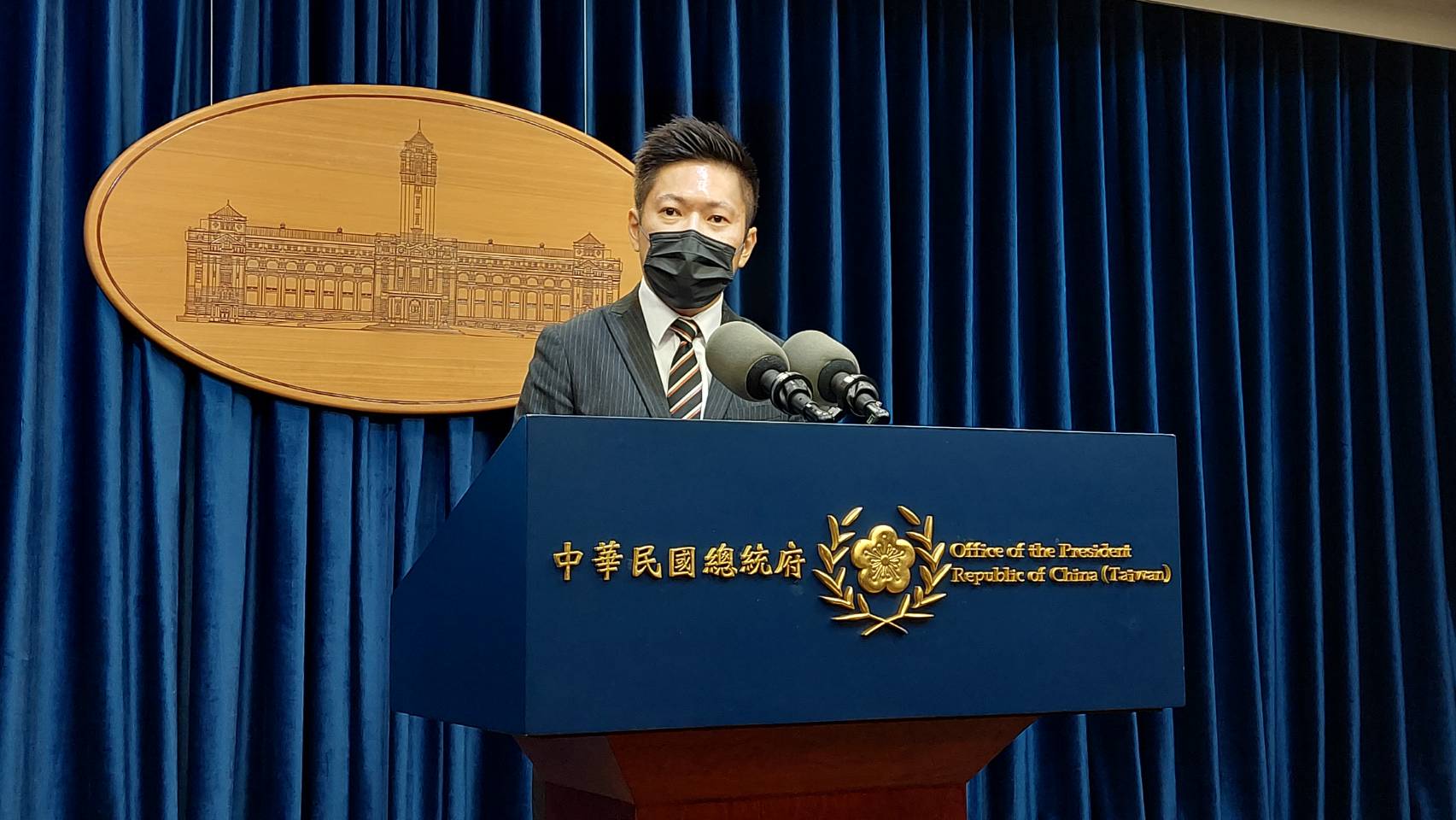 美國總統拜登與中國國家主席習近平18日晚間通話，總統府發言人張惇涵19日表示，注意到拜登重申對台灣的承諾，並強調維護台海和平穩定的重要性，感謝美國對台海安全的重視，以及對台灣的堅定支持。(資料照／歐陽夢萍 攝)
