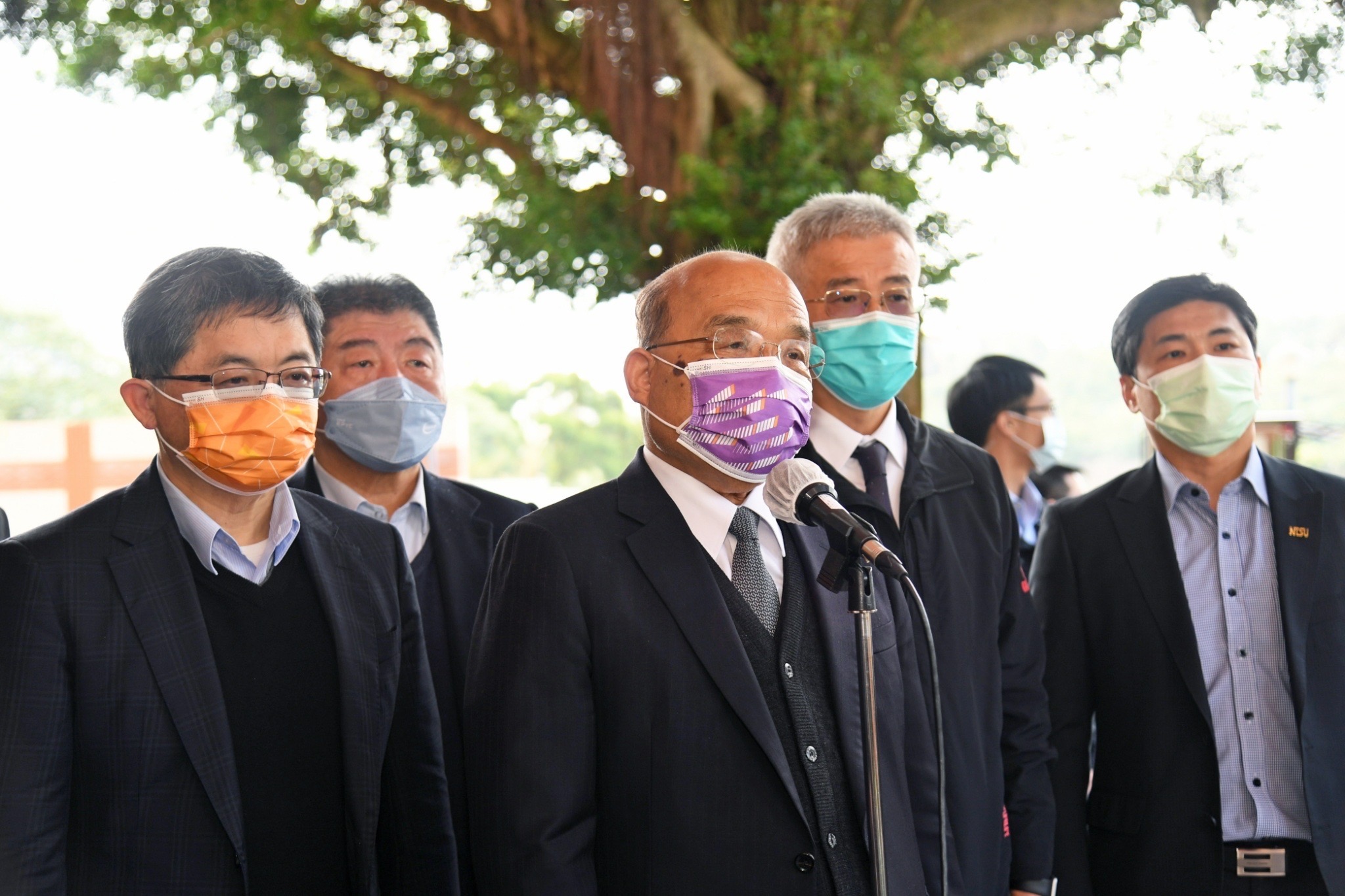 行政院長蘇貞昌視察龜山集中檢疫中心受訪。 （行政院提供）