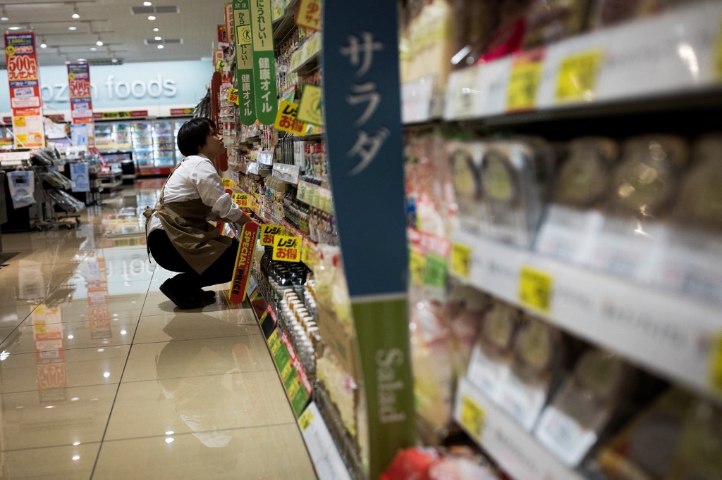 衛福部食藥署7日晚間公布最新日本食品風險分析，結果顯示對各年齡層的癌症與遺傳效應風險等級，可歸類為可忽略的風險。(AFP)