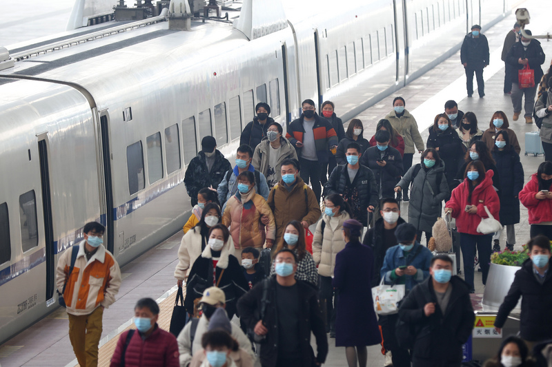 中國疫情近期透過火車傳播案例增多。(資料照／中新社提供／中央社)