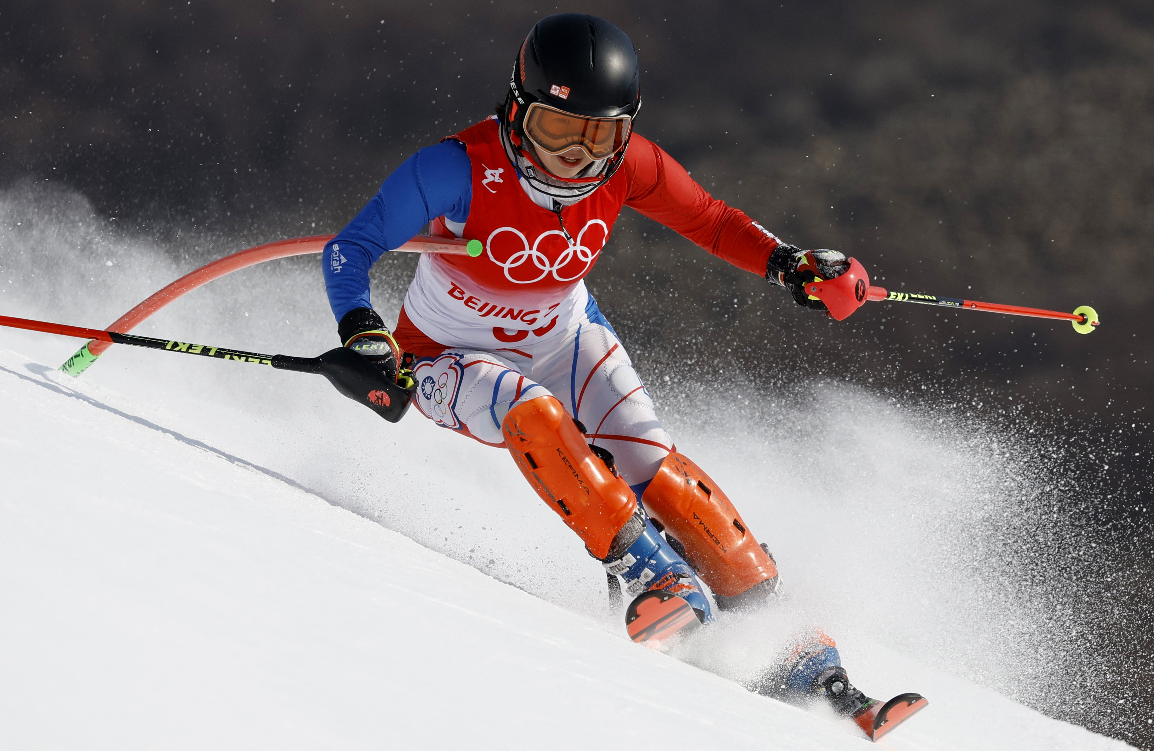 高山滑雪女將李玟儀將代表台灣掌旗出席閉幕式。（路透社/達志影像）