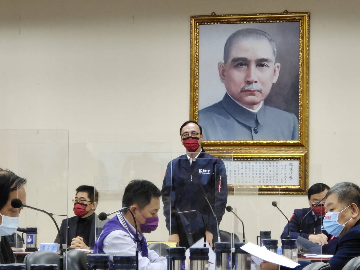 國民黨主席朱立倫9日表示，國民黨立院黨團和地方執政縣市將修法，防堵核食進入校園。(王韋婷攝)
