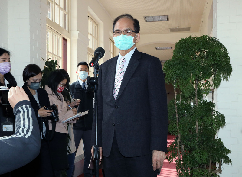 立法院長游錫堃2日宣布以個人身分，捐出1個月所得，並於下午召集秘書長林志嘉等研商決定，併同立法院名義共捐出新台幣100萬元，至財團法人賑災基金會的賑濟烏克蘭專戶。(圖：中央社)