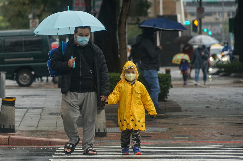 中央氣象局21日表示，最冷時間已過去，目前預估二二八連假各地都將轉晴回溫。(圖：中央社)