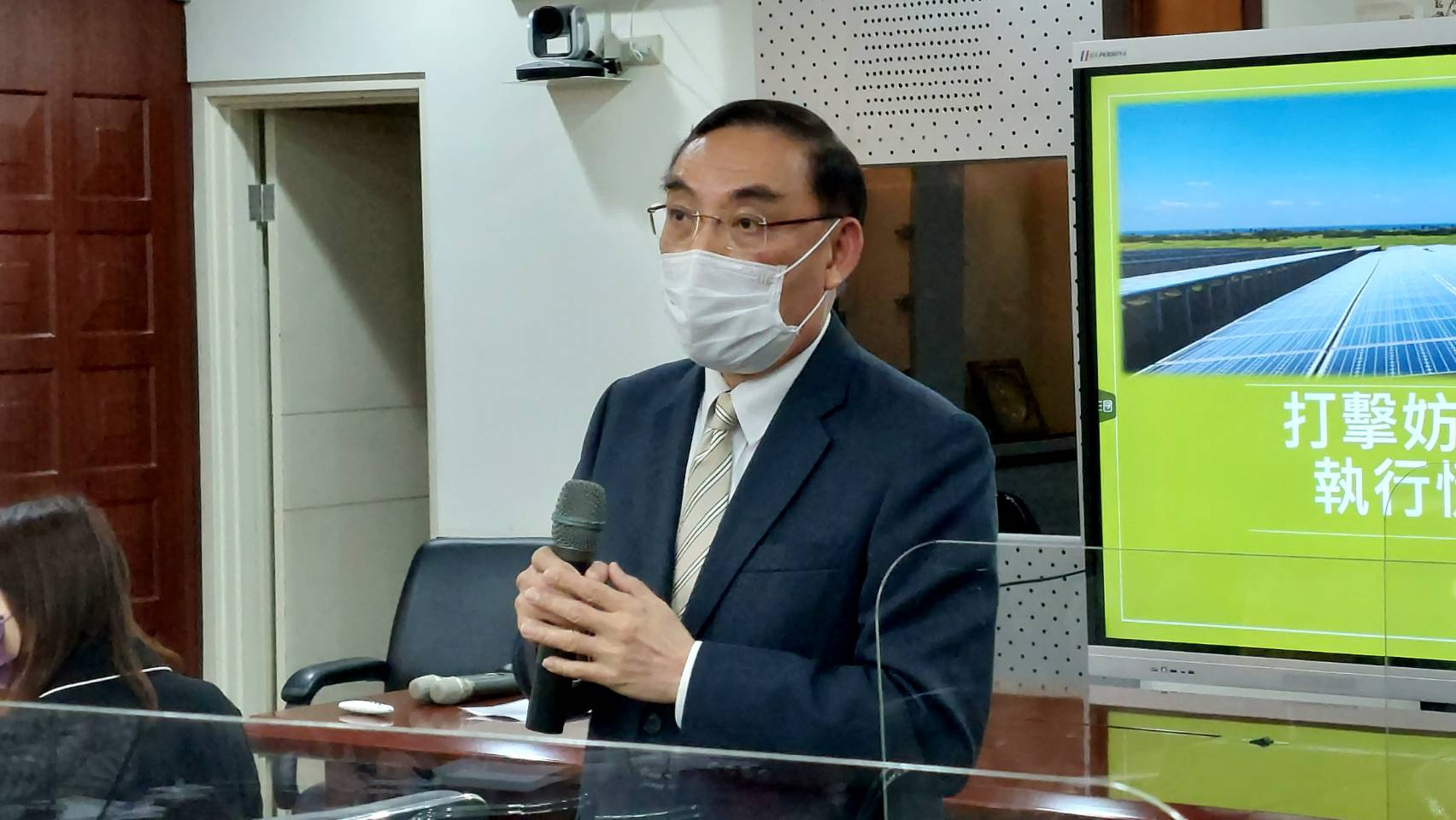 法務部長蔡清祥表示，法務部努力改善檢察環境及人力問題，並研議是否讓書記官擔任助理工作。(歐陽夢萍 攝)