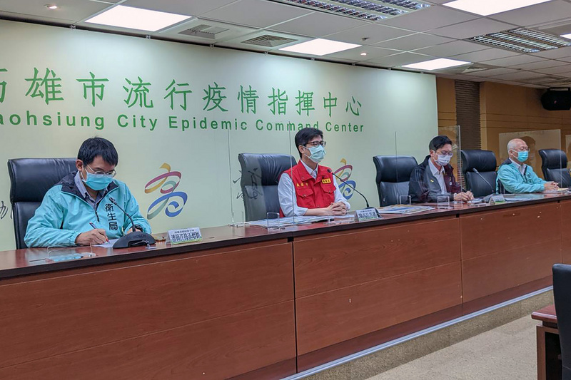 高雄港群聚疫情已趨緩，高雄市長陳其邁25日宣布，高雄自3月1日起放寬校園防疫，可辦跨校、跨縣市活動。 (圖：中央社)