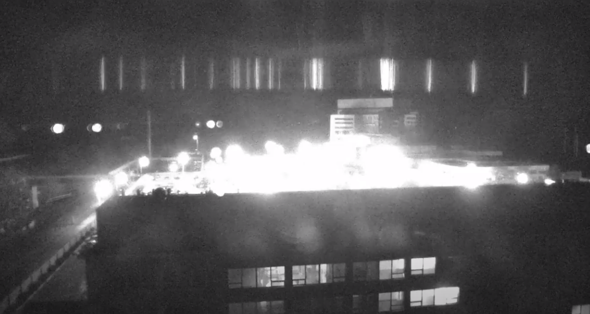 歐洲最大核電廠，烏克蘭札波羅熱（Zaporizhzhia）核電廠遭俄軍攻擊起火。(圖:札波羅熱核電廠YT影像)