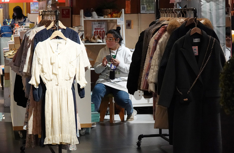 人力銀行15日公布的調查指出，目前服務業的工作機會數較去年同期成長22%。(示意圖/圖：中央社)