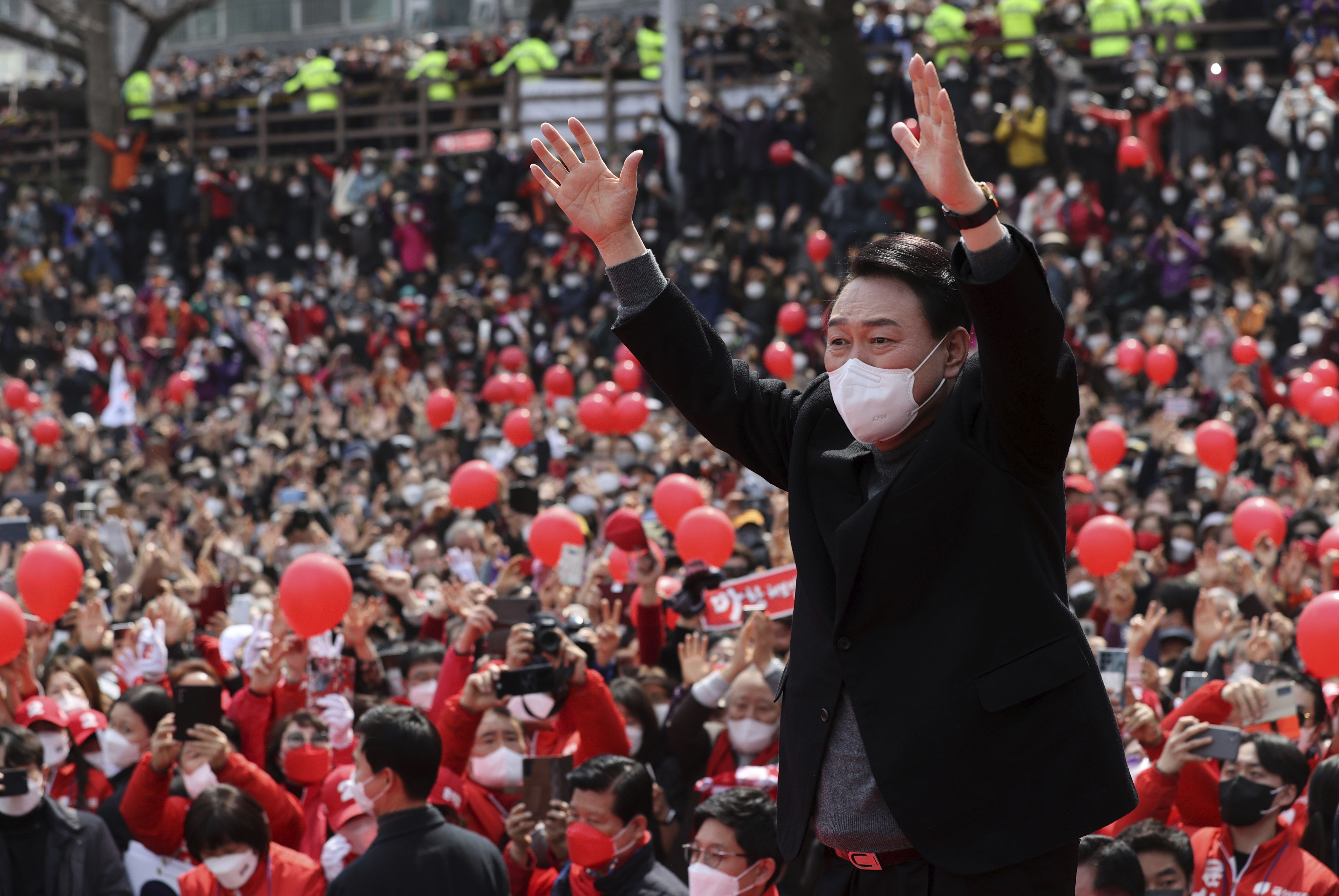 南韓候任總統尹錫悅12日與前總統朴槿惠會面，並邀請朴槿惠出席他下個月的就職典禮。(美聯社/達志影像)