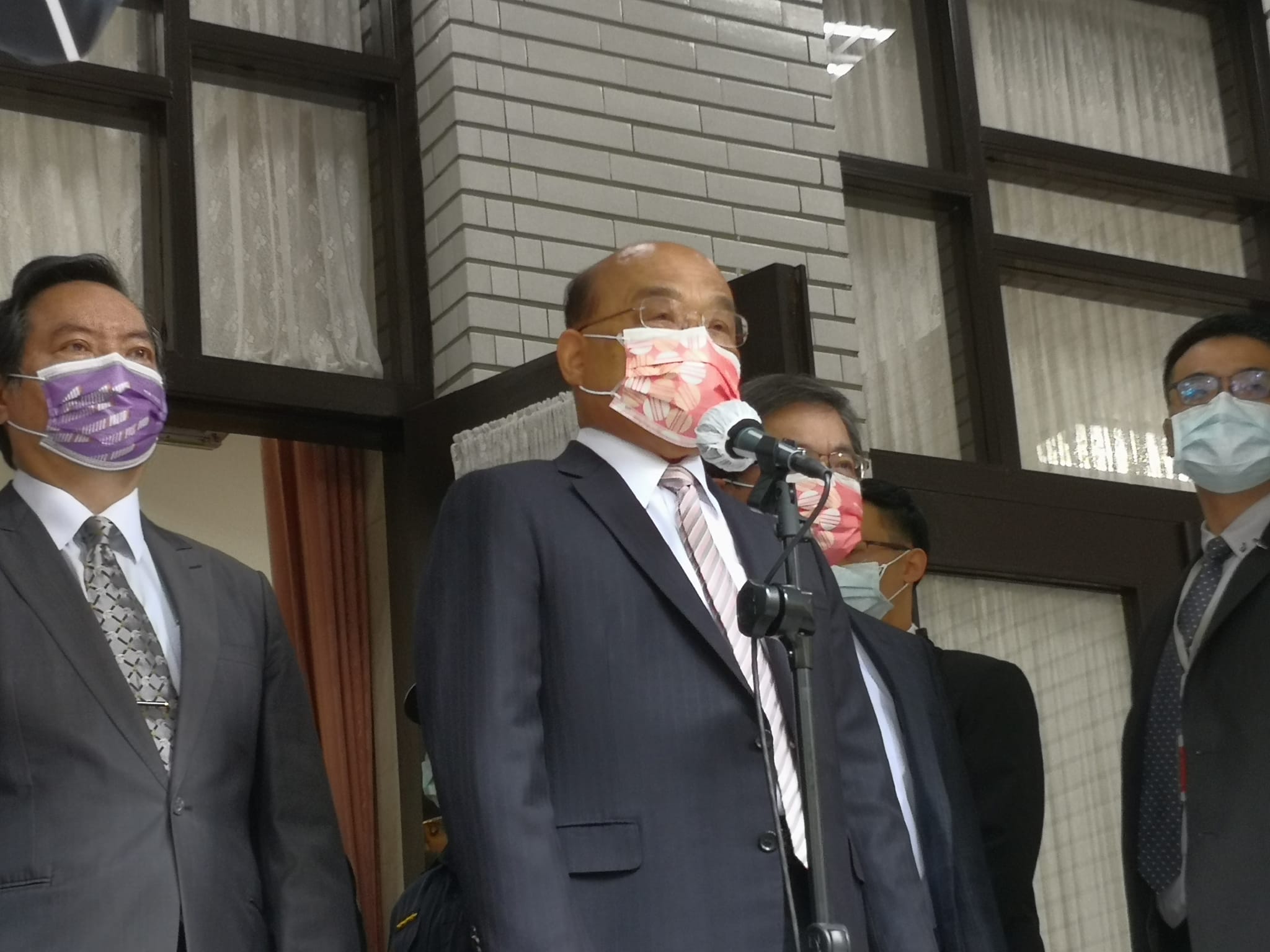 行政院長蘇貞昌1日允諾，政府有決心，對受衝擊農業設立一個升級基金，協助農民更加有競爭力。（資料照／劉玉秋 攝）