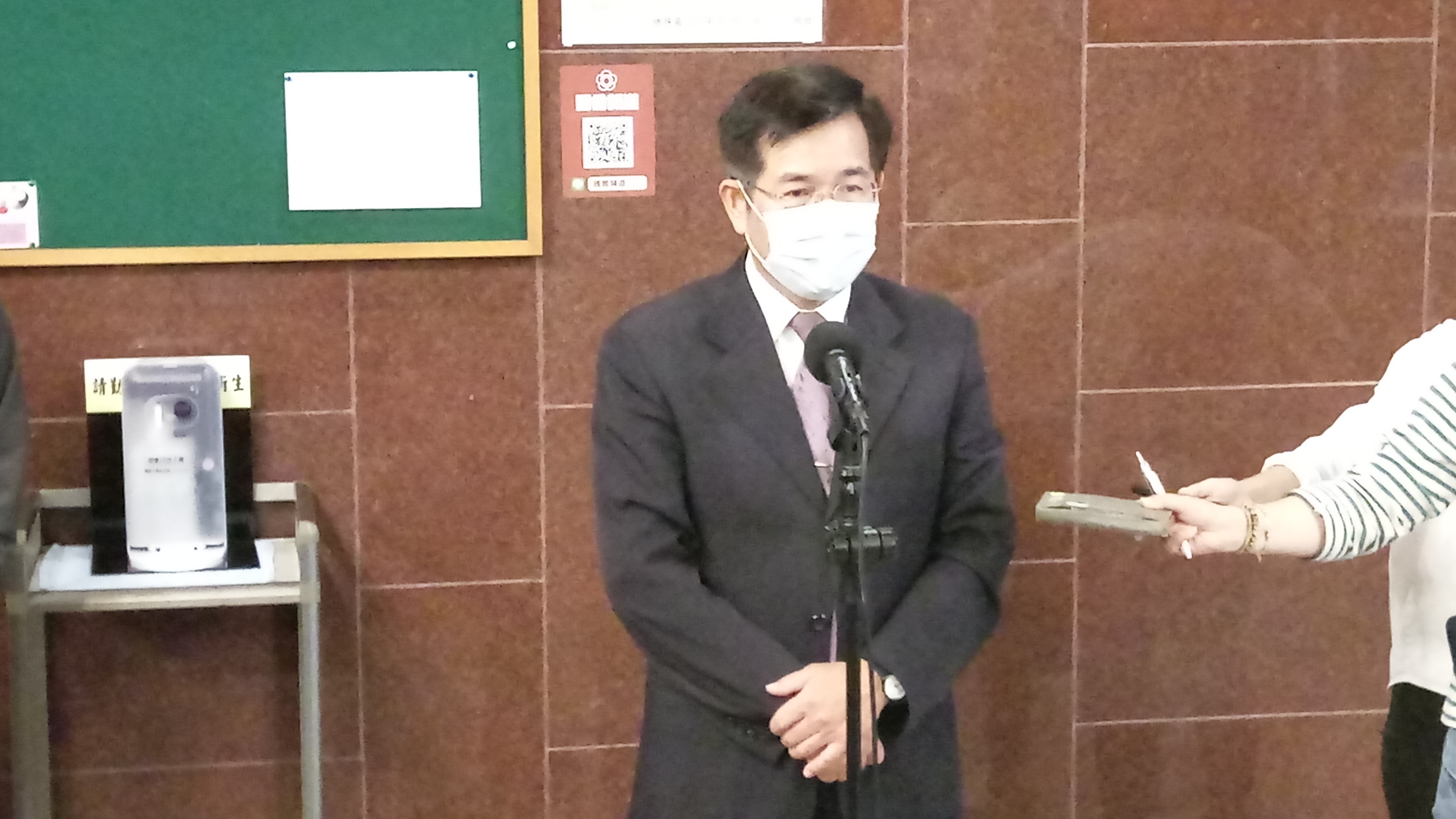 教育部長潘文忠說明分科測驗加考科目議題。(陳國維 攝)