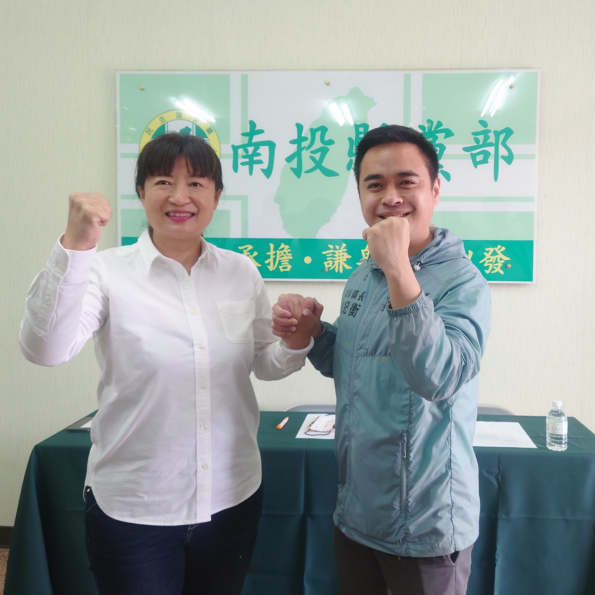民進黨南投縣長人選蔡培慧(左)出線。(圖：蔡培慧臉書)