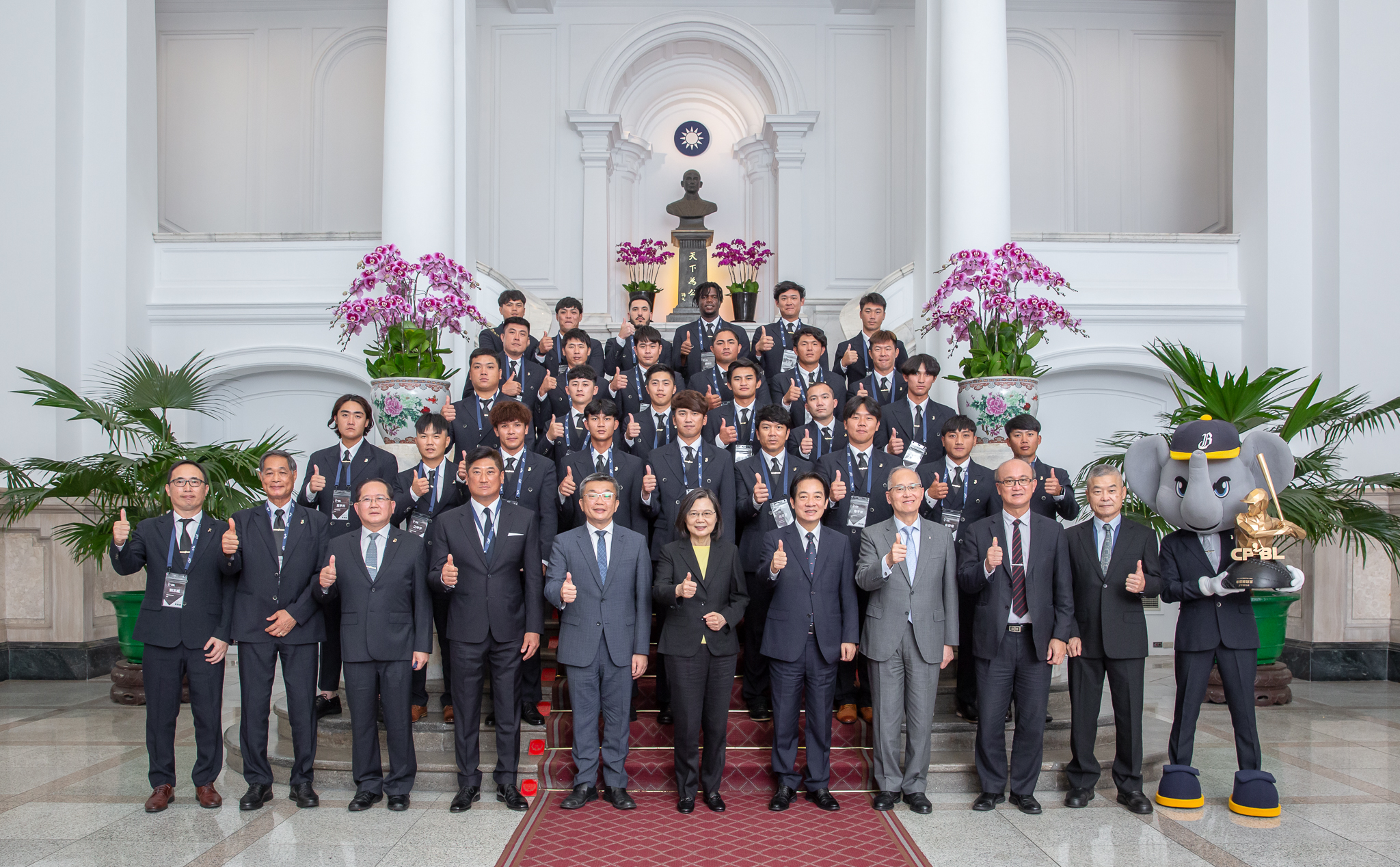 蔡英文總統25日接見2021年中華職棒總冠軍中信兄弟球隊。(總統府Flickr)