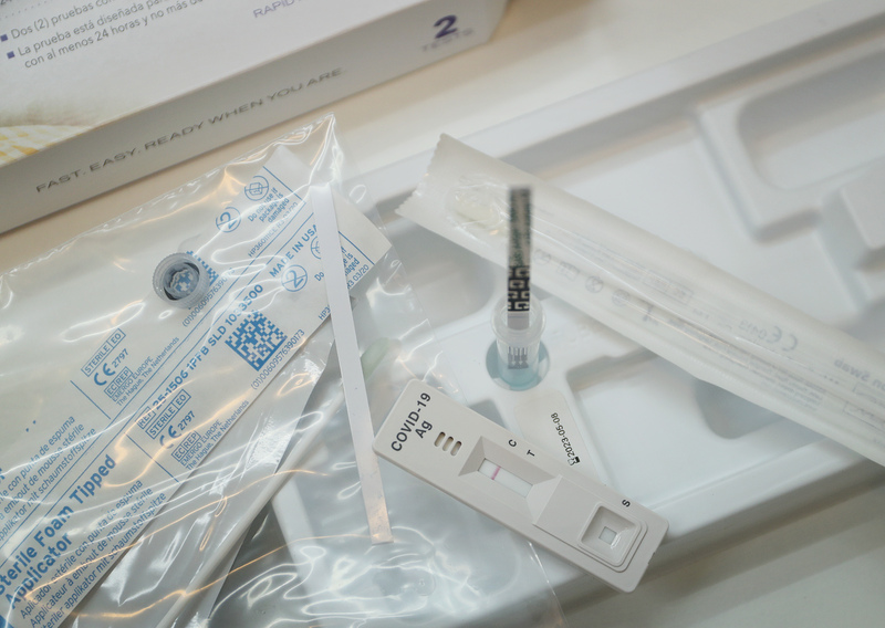 指揮中心規劃，COVID-19檢測主力將由PCR轉為家用快篩 (圖：中央社)