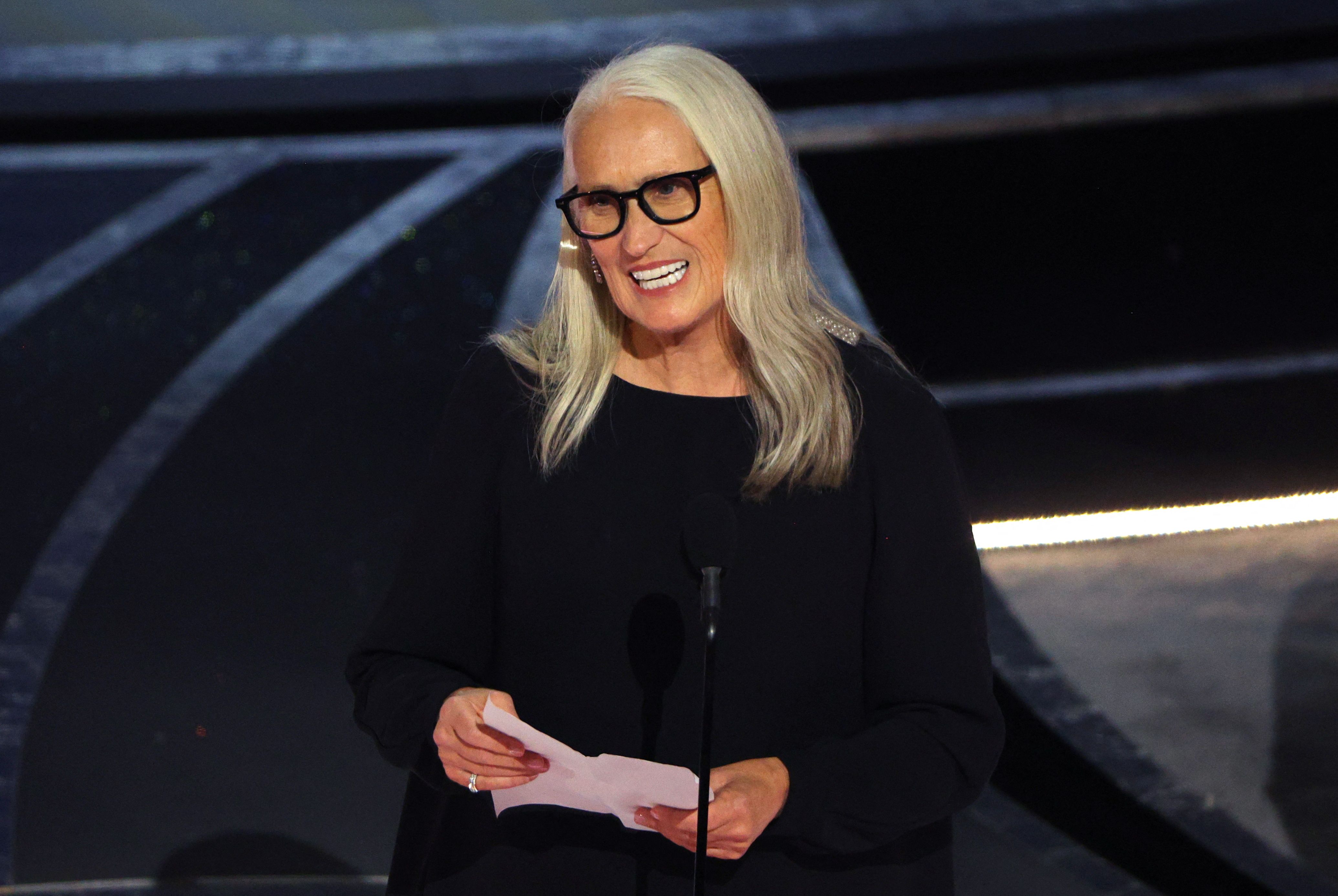 紐西蘭導演珍康萍(Jane Campion)27日以「犬山記」(The Power of the Dog)勇奪奧斯卡最佳導演獎。(路透社/達志影像)