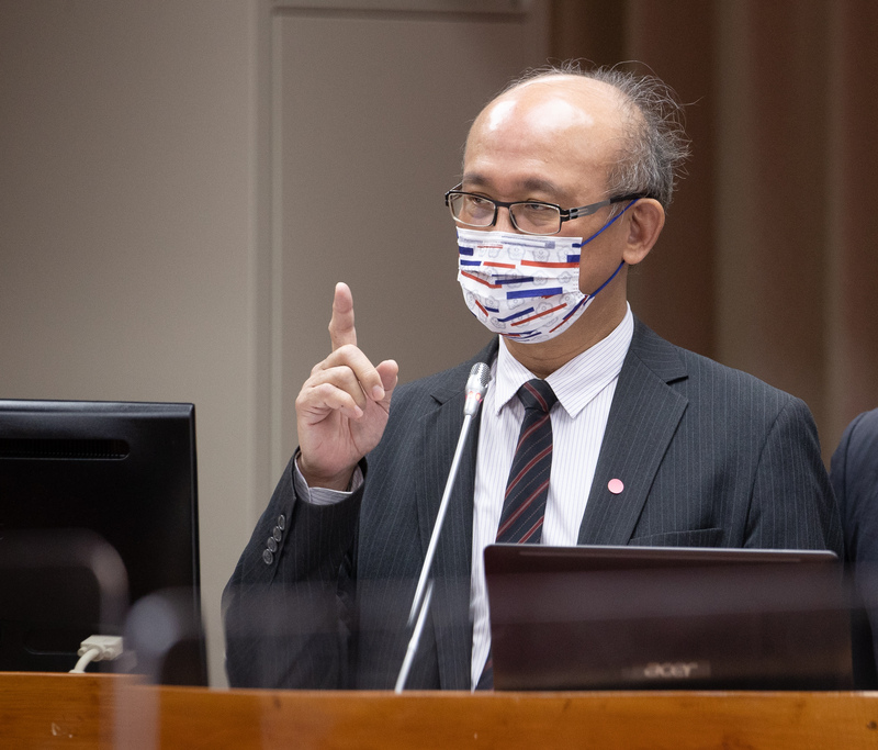 體育署代理署長林騰蛟表示，動滋券擬延至8月底。 (資料照片/中央社)