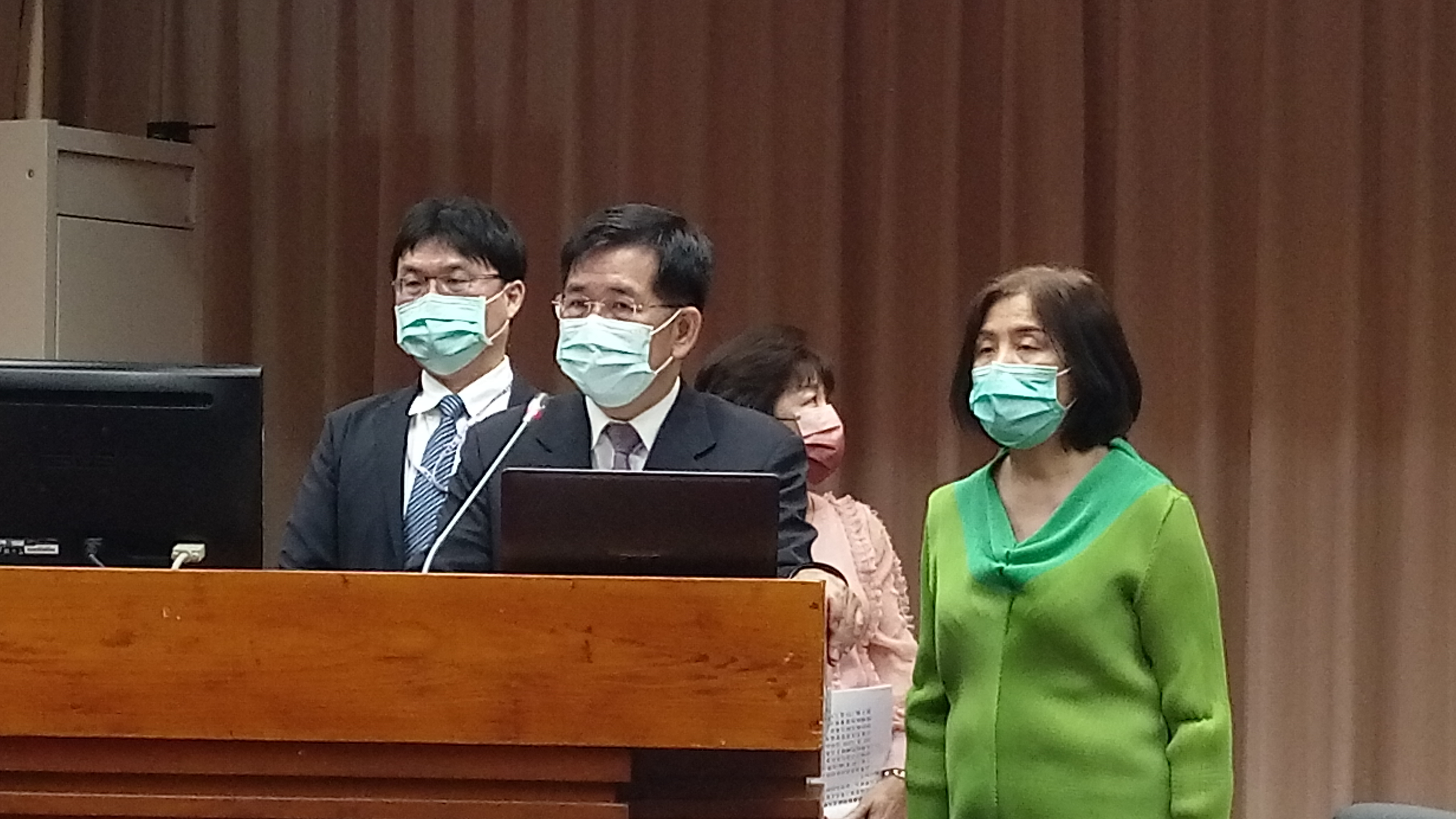 教育部長潘文忠在立法院教育及文化委員會進行專案報告。(陳國維 攝)