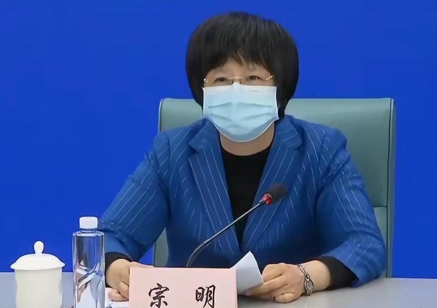 上海市副市長宗明因防疫封鎖混亂而哽咽發言，但網友不領情。(圖:微博)