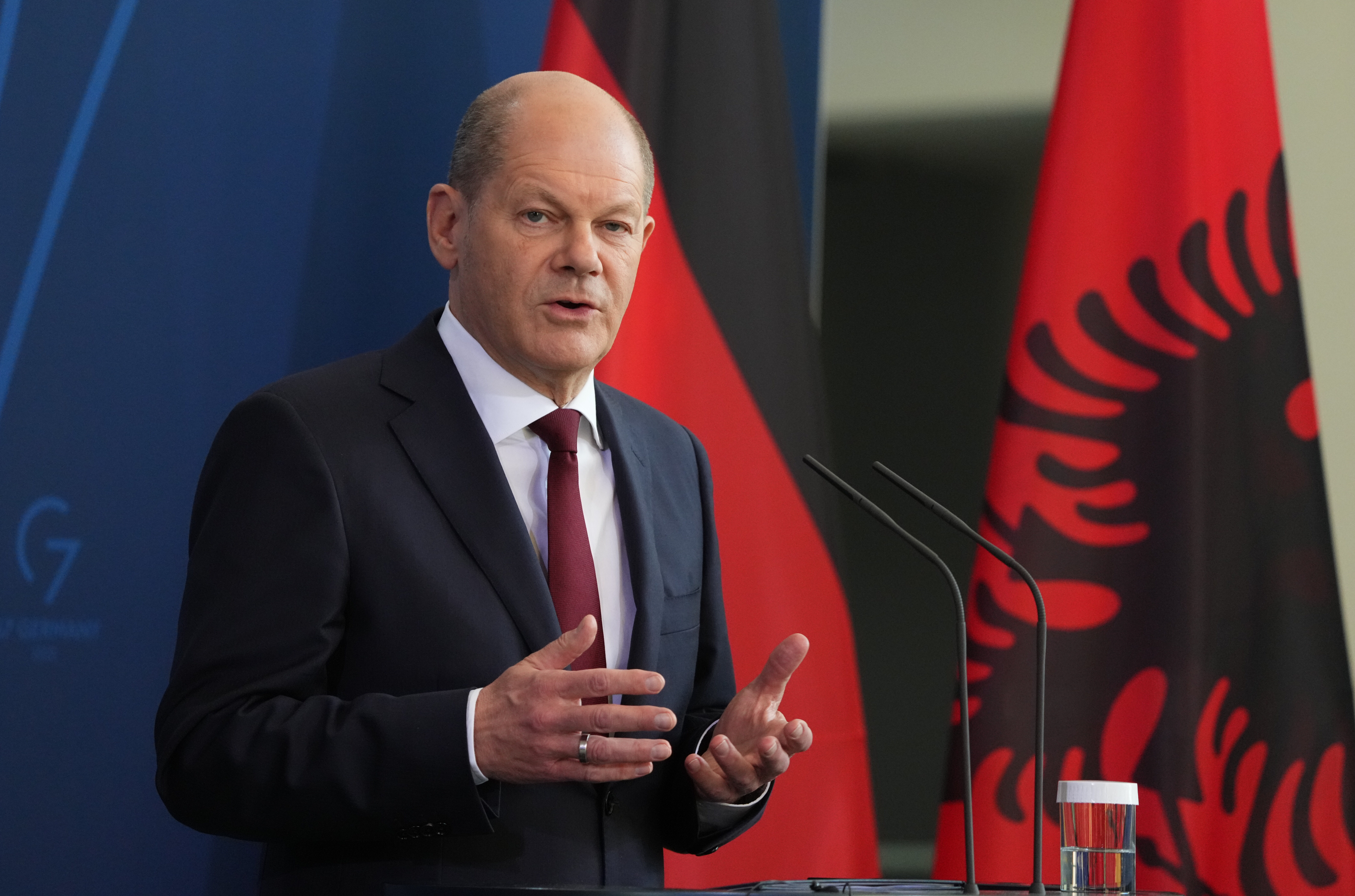 德國總理蕭茲（Olaf Scholz）多次高喊要送重型武器給烏克蘭，支持烏克蘭，但德媒爆料，德國兩個月來幾乎沒送任何武器給烏克蘭。 (AFP)