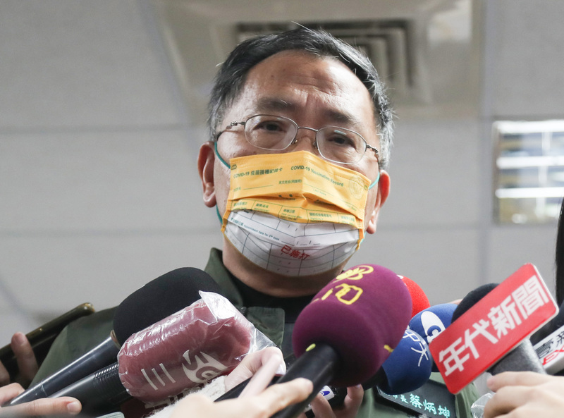 台北市副市長蔡炳坤說明輝瑞兒童疫苗校園接種規劃。 (資料照片／中央社)