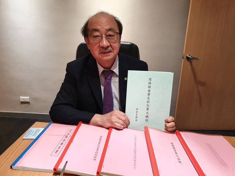 立法院財政委員會21日將續審攸關國務機要費除罪化的「會計法第99條之1條文修正草案」。民進黨立法院黨團總召柯建銘20日受訪表示，「我們有決心處理」，黨團甲動因應、見招拆招，而且國務機要費本來就是特別費，國務機要費除罪化絕對禁得起檢驗。(圖：中央社)
