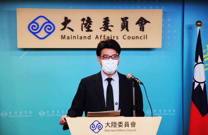 陸委會發言人邱垂正21日在大陸委員會例行記者會表示，針對登機前無法取得病毒核酸檢測(PCR)報告的台人，政府會以個案協助抵台後再行辦理。(圖：中央社)