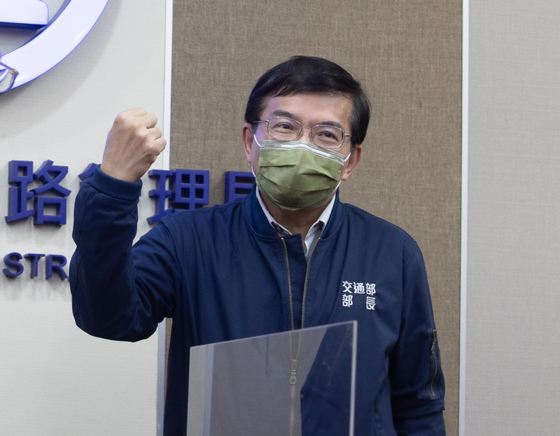 台鐵企業工會1日發起集體休假活動，表定列車全部停駛。交通部長王國材在記者會表示，這次疏運運量較預期差很多，或許預告跟疫情都有影響，這次算是過關。(圖：中央社)