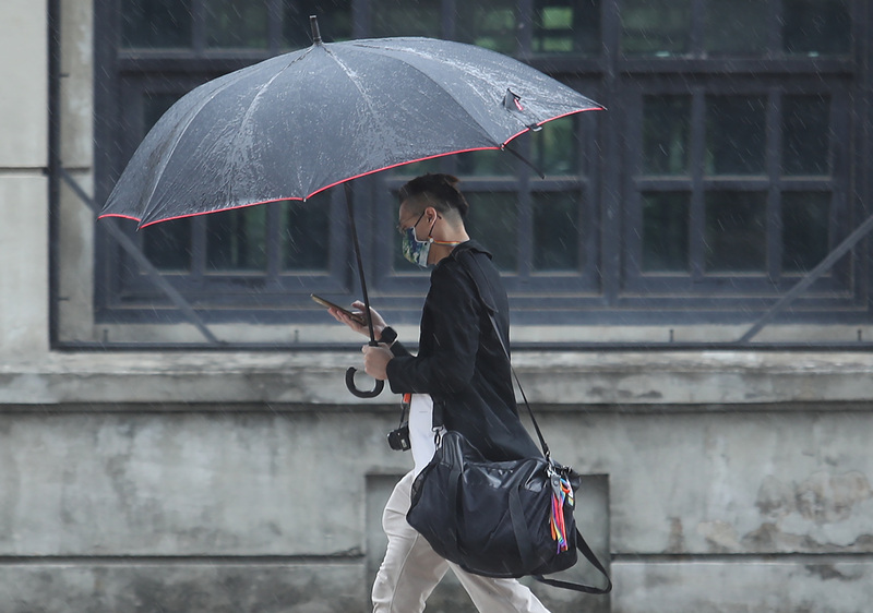 中央氣象局發布大雨特報。(圖：中央社)