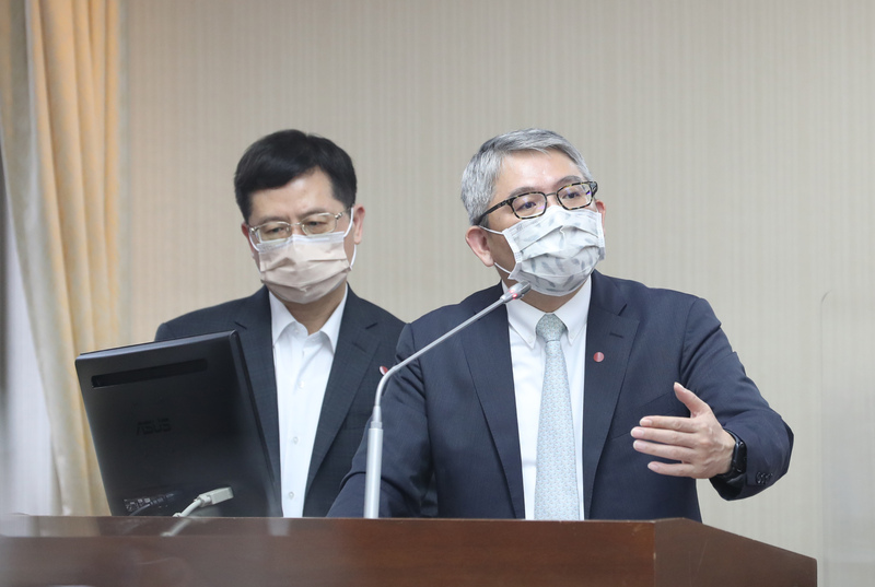內政部次長花敬群快篩陽性，昨(11)日曾列席備詢 (圖：中央社)