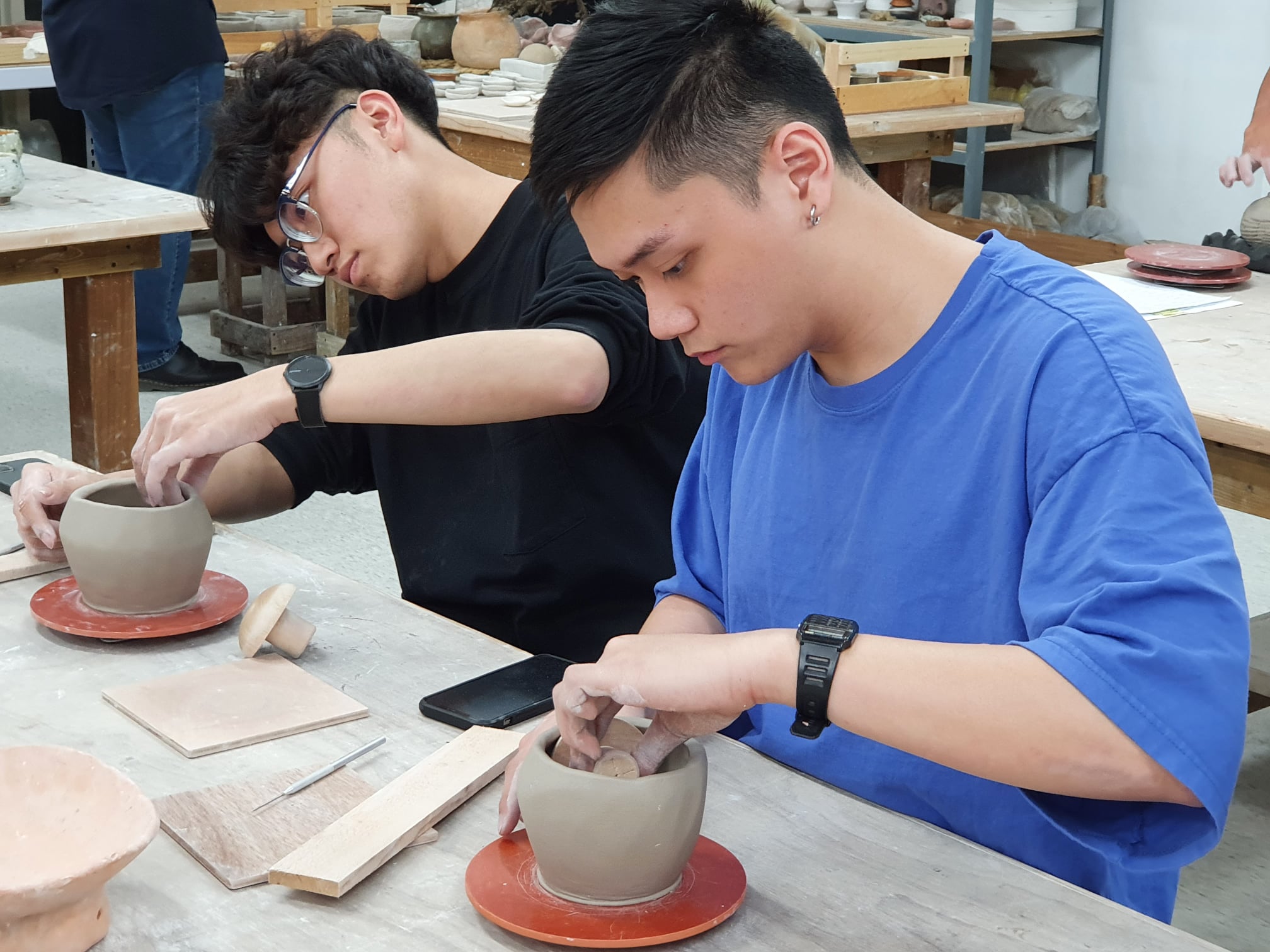 華梵大學有30多個主題工坊，提供學生專題式學習。(華梵大學提供)
