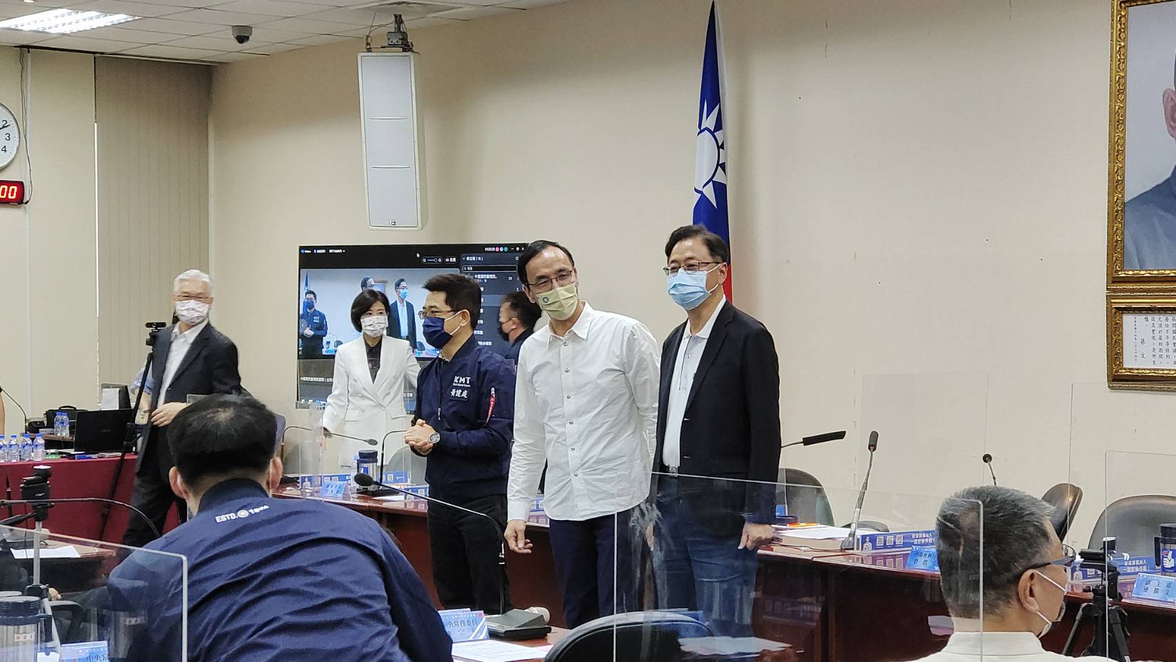 國民黨主席朱立倫表示，他比誰都希望桃園贏，張善政在桃園工作12年，具有國際觀、科技觀和工程師背景，是桃園最適合的市長人選。(王韋婷攝)