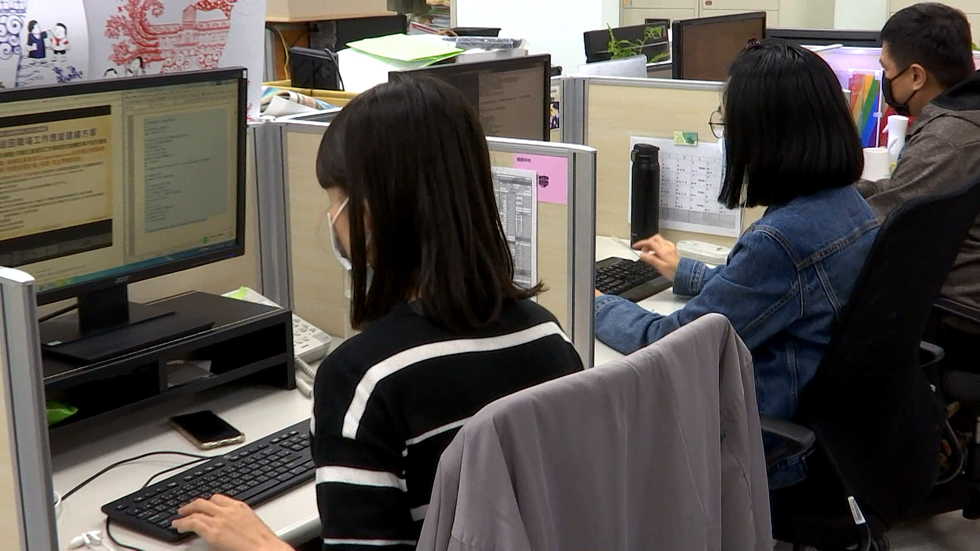 專家強調，職場心理健康為人權，政府應提出國家級預防政策與措施。示意圖。(Rti)