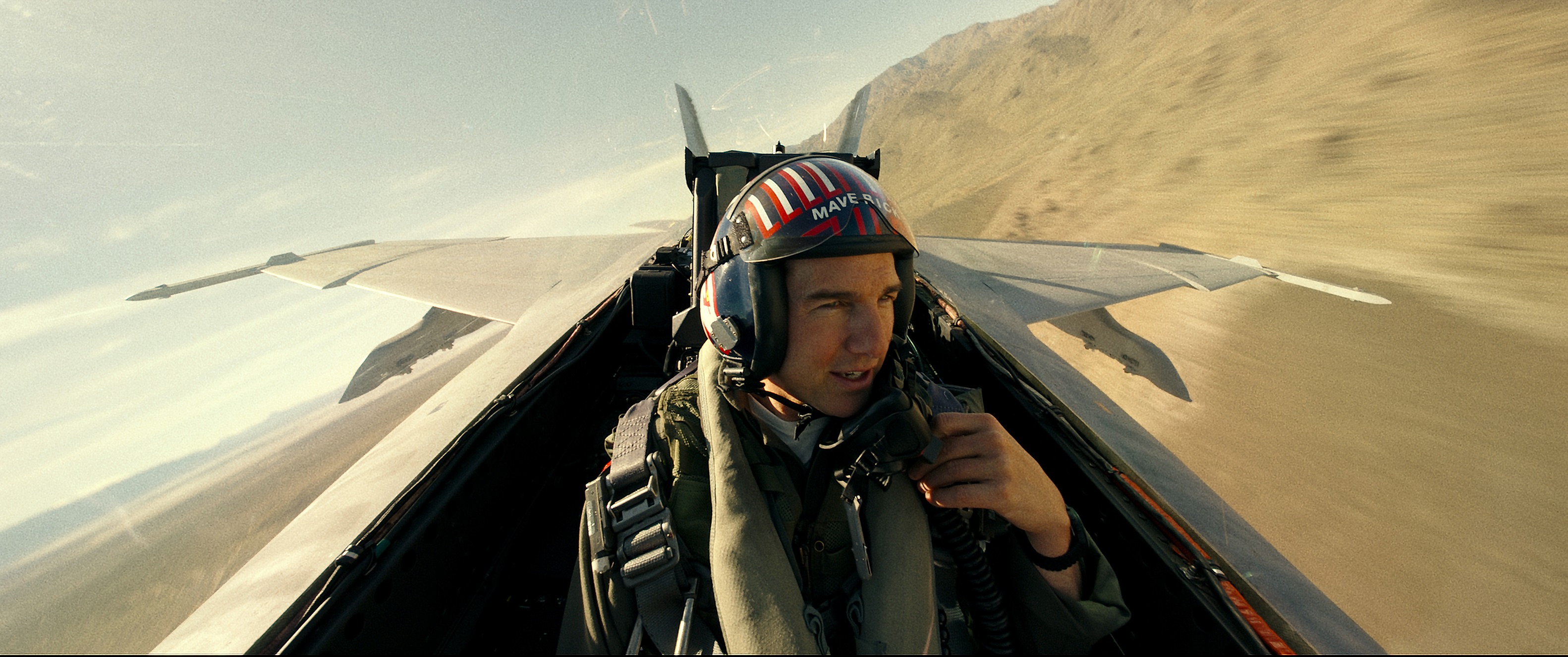影星湯姆克魯斯(Tom Cruise)主演「捍衛戰士:獨行俠」(Top Gun：Maverick)電影創下美陣亡戰士紀念日週末票房最佳紀錄。(圖：派拉蒙影片粉專，UIP提供)