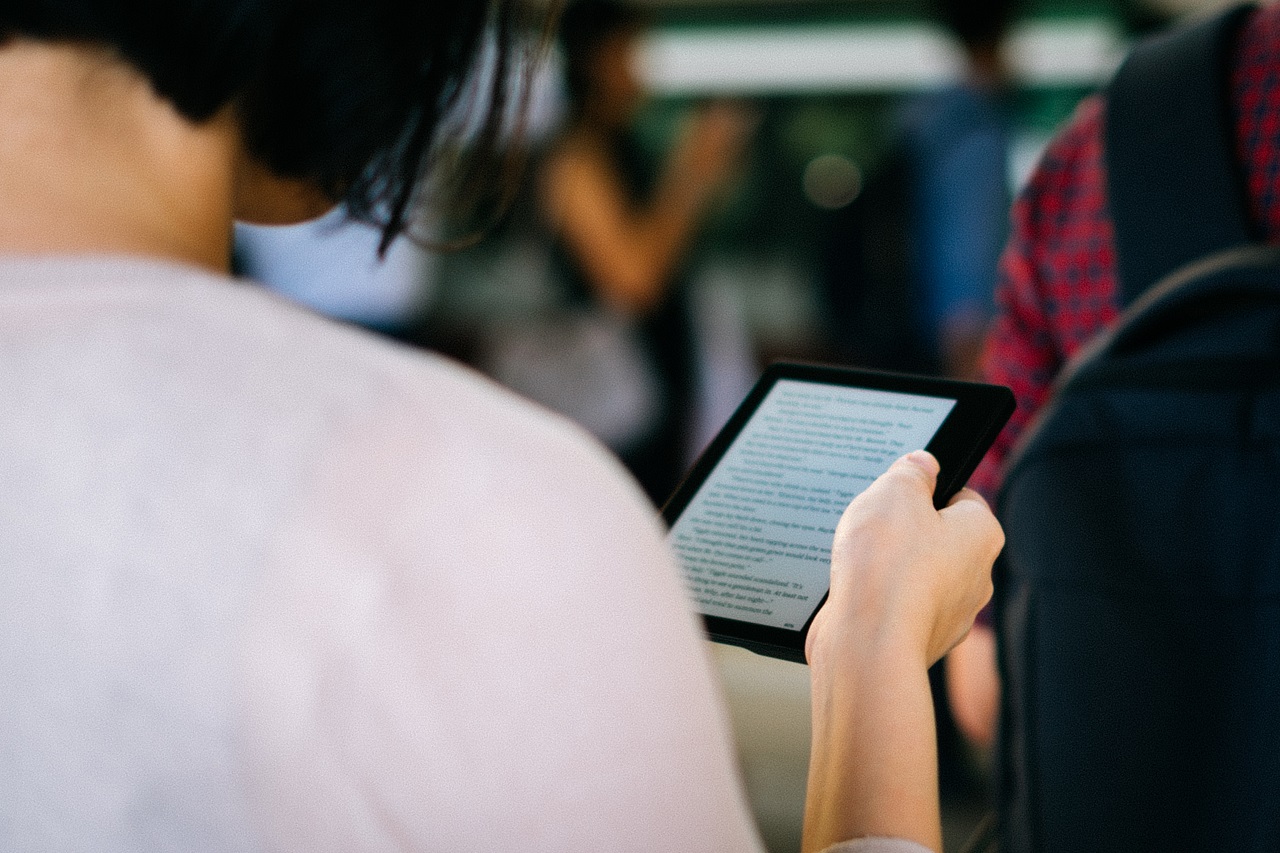 亞馬遜宣布，將在明年6月30日停止中國Kindle電子書店營運。(圖：Unsplash)