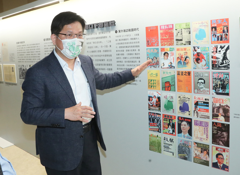 無任所大使林佳龍（圖）7日到台北市中正紀念堂參觀常設展「自由的靈魂VS.獨裁者－台灣言論自由之路」。(圖：中央社)