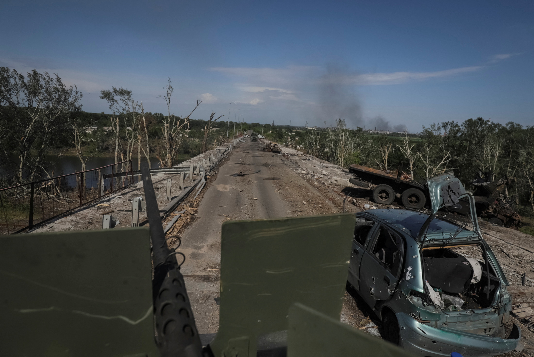 在烏克蘭盧甘斯克地區的北頓內茨克(Sievierodonetsk)，烏克蘭軍隊持續與俄羅斯戰鬥。（路透社/達志影像）