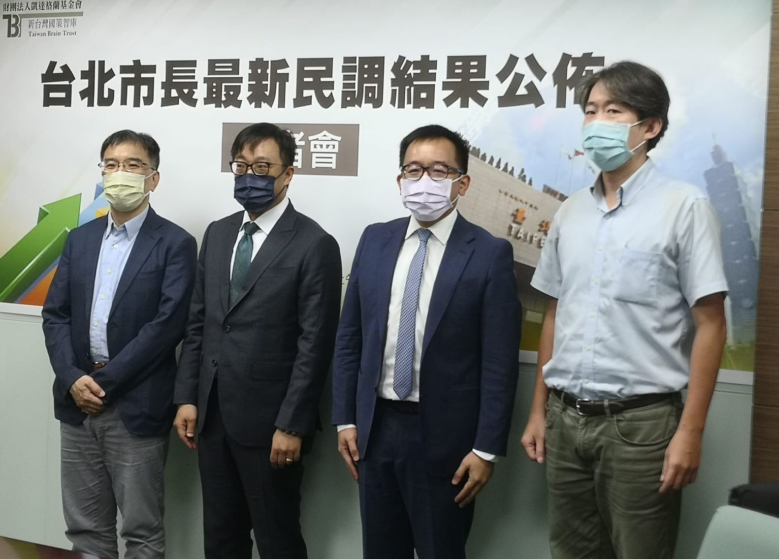 新台灣國策智庫指出，首都之戰「三強鼎立」一定會發生，呼籲民進黨一定要儘速決定人選，否則恐「選情變疫情延長賽」。（劉玉秋攝）