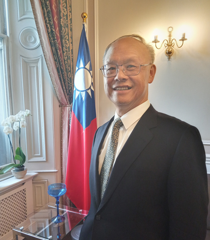 政務委員鄧振中16至18日訪問英國，與英國政界及智庫代表會面，交流申請加入「跨太平洋夥伴全面進步協定」（CPTPP）的經驗。隨後英國方面便接到中方的警告。 (圖：中央社)