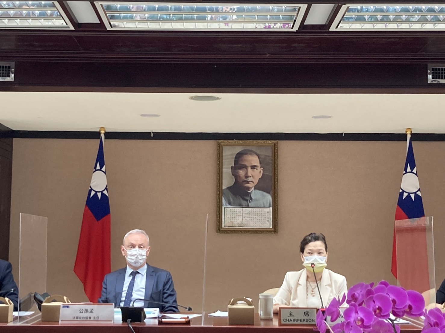 經濟部21日發布新聞稿表示，經濟部與歐洲經貿辦事處及歐盟會員國駐台辦事處20日舉辦第2次「台灣－歐盟離岸風電會議」，由王美花和歐盟輪值主席法國在台協會主任公孫孟（Jean-Francois Casabonne-Masonnave）共同主持。(圖:經濟部)