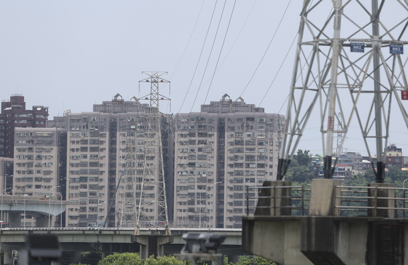 台電今年預估今夏用電尖峰4,000萬瓩，目前距離預估值只有一步之遙。(圖：中央社)