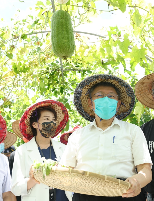 台北市長柯文哲（右）與副市長黃珊珊（左） (圖：中央社／資料照)